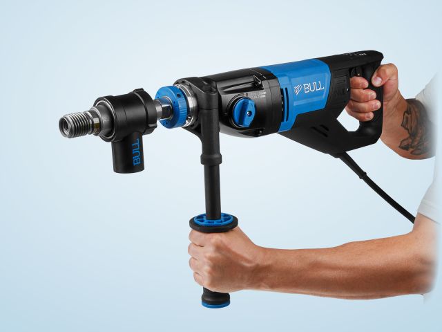 Изображение 10 Дрель алмазного сверления BULL PCD 1520 D в чем., 2000 Вт, 150 мм, 2 скор., микроуд., сух. свер.