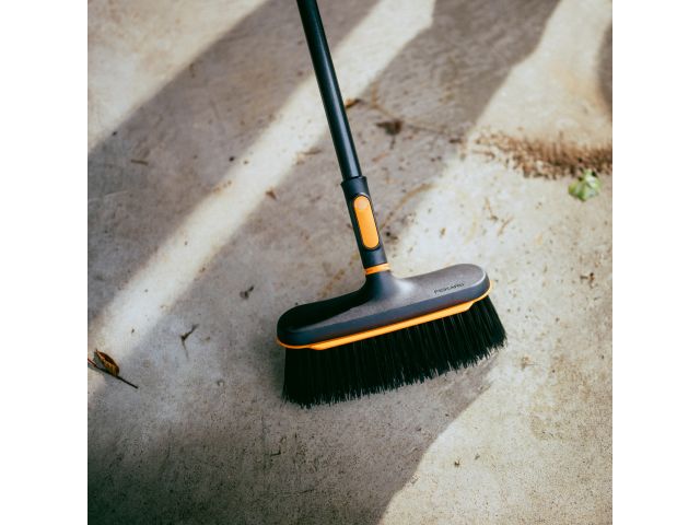 Изображение 5 Щетка универсальная OneClick FISKARS