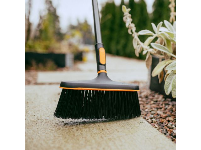 Изображение 6 Щетка универсальная OneClick FISKARS