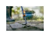 Смотреть изображение 3 Тяпка для уборки травы с дорожек OneClick FISKARS