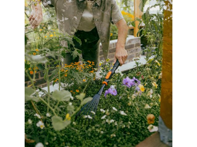 Изображение 6 Грабли для цветов OneClick FISKARS