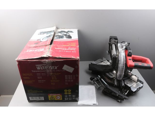 Торцовочная пила WORTEX MS 2116-1 LM в кор. 1800 Вт, 210 мм, глуб. до 65 мм, шир. до 300 мм, лазер