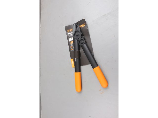 Сучкорез контактный L31 FISKARS PowerGear малый уцененный (0226012500)