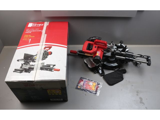 Торцовочная пила WORTEX MS 2116 LMO в кор. 1700 Вт, 210 мм, глуб. до 65 мм, шир. до 340 мм, лазер,