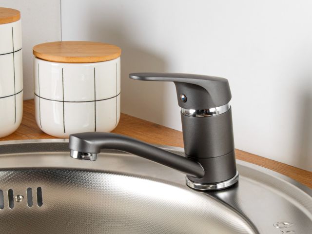 Изображение 3 Смеситель для кухни D35, серия 690 черный ECONOCE